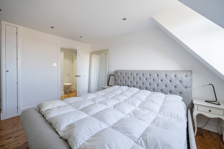 Images for Lyndhurst Rise, Chigwell