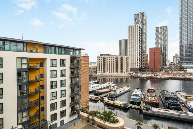 Boardwalk Place, London, E14