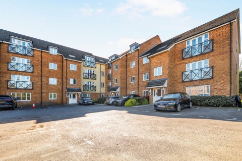 View Full Details for Bryanstone Road, Waltham Cross, EN8