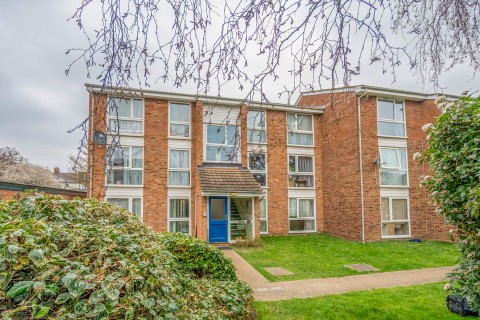 View Full Details for Dellow Close, Ilford