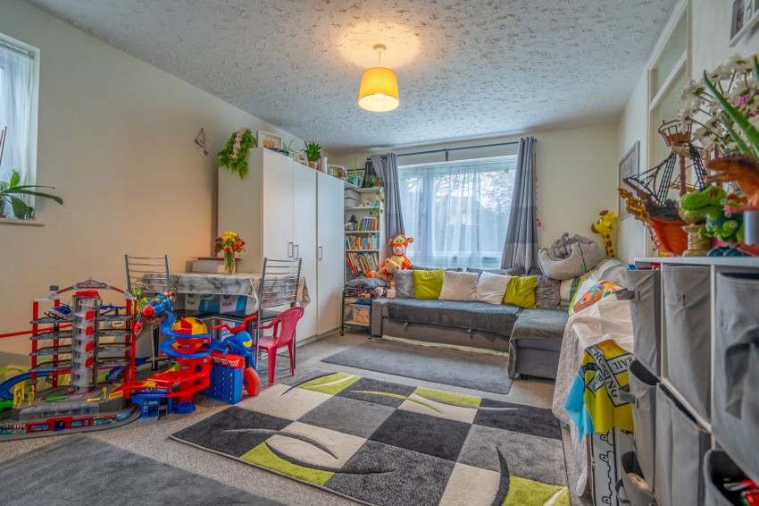 Images for Dellow Close, Ilford