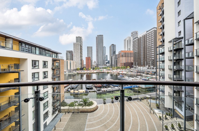 Images for Boardwalk Place, London