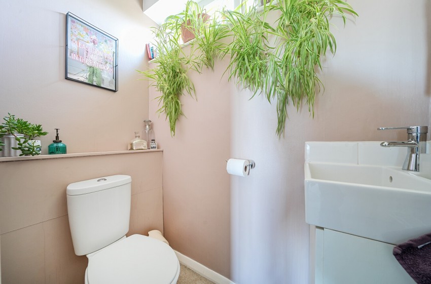 Images for Willowmead, Chigwell