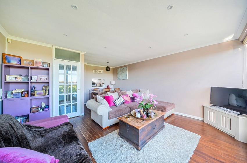 Images for Willowmead, Chigwell